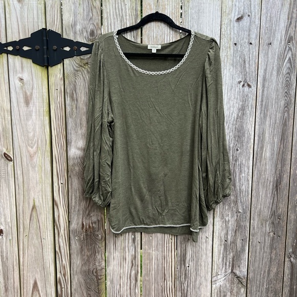 Max Studio Tops - MAX STUDIO Green Long Sleeve w White Stitching Women’s XL